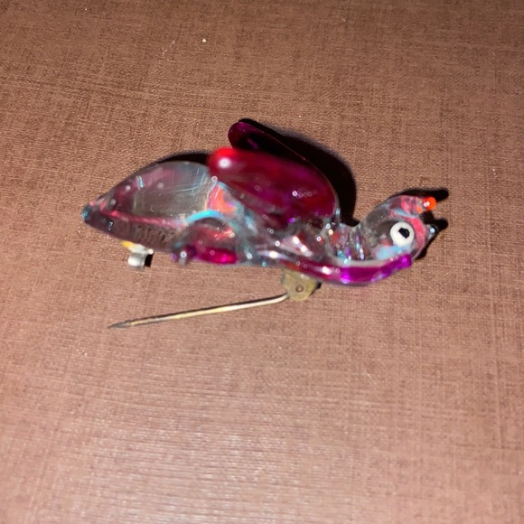 Vintage glass flying insect pin/brooch - Picture 5 of 14